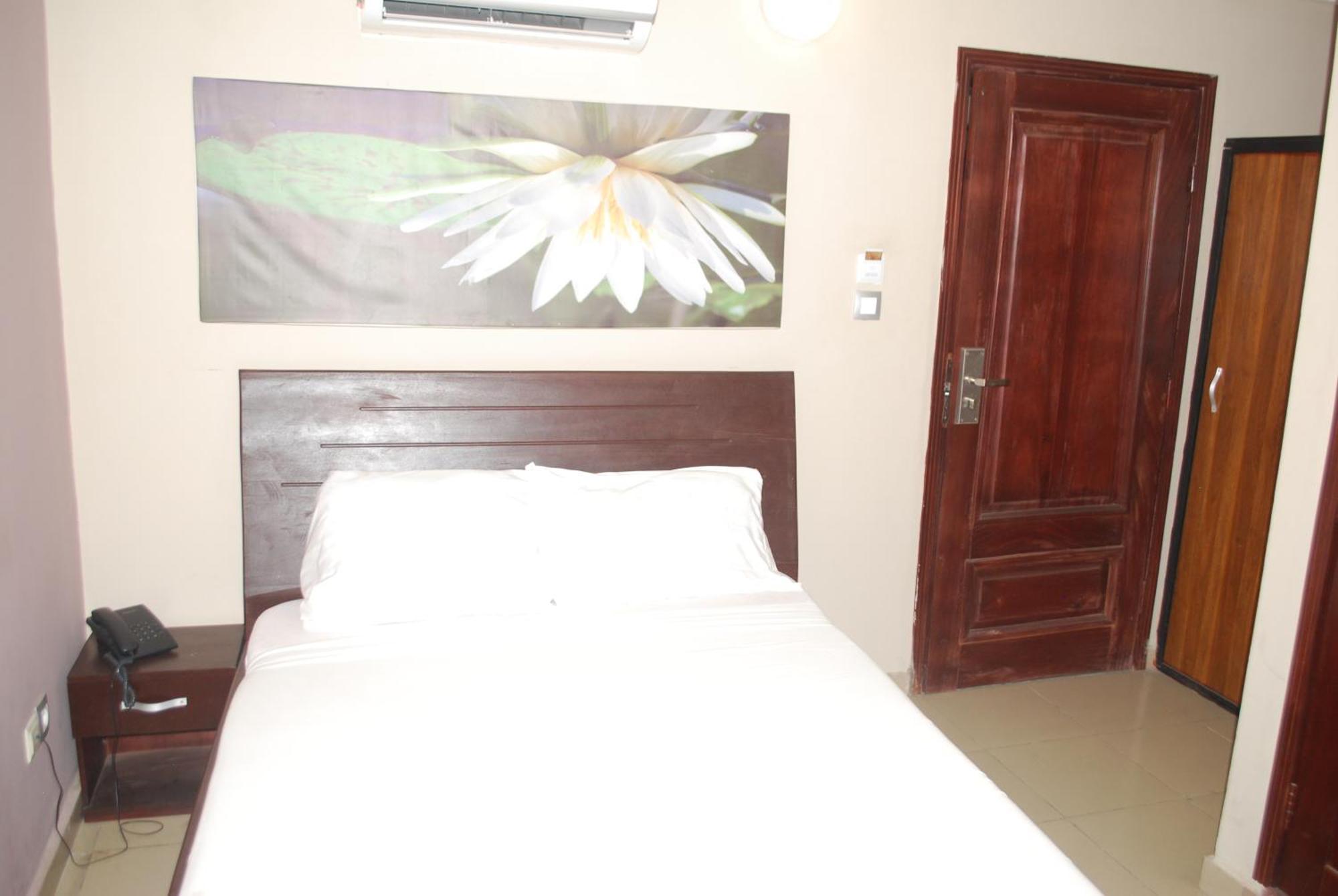Benin City Center Hotel Cotonou Exteriör bild