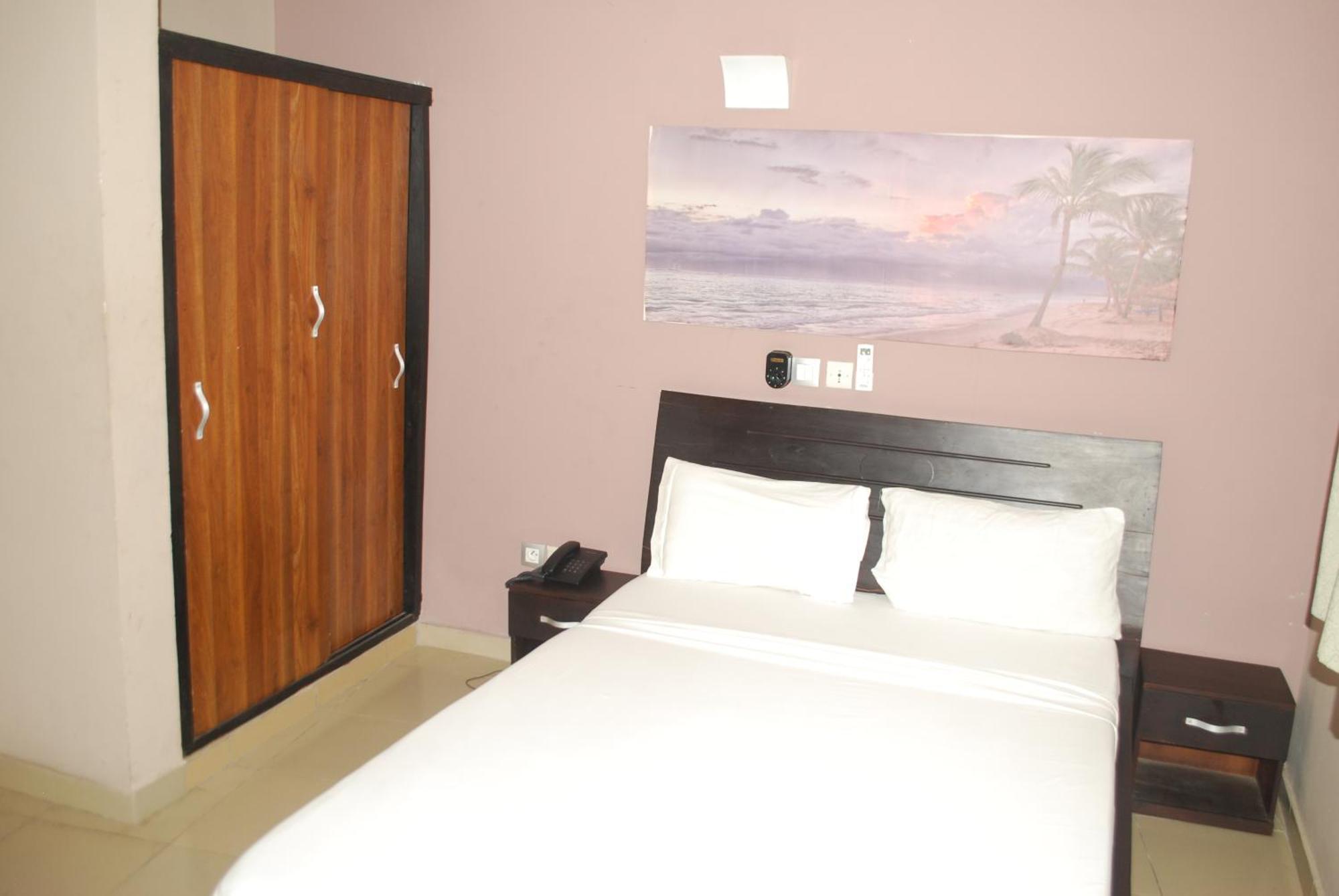 Benin City Center Hotel Cotonou Exteriör bild